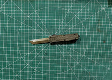 Load image into Gallery viewer, Premium Lightweight Small Speckled Herringbone with Powder D2 Silver Tanto
