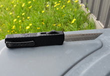 Load image into Gallery viewer, Templar Knife Concept Edition -  Herringbone