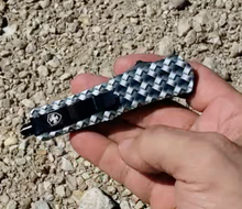 Load image into Gallery viewer, Templar Knife Concept Edition - Black & White Woven Pattern