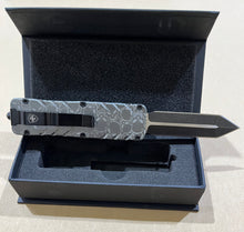 Load image into Gallery viewer, Templar Knife Concept Edition -  Sentinel Skull Pattern