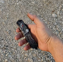 Load image into Gallery viewer, Templar Knife Concept Edition - Webbed Black Widow