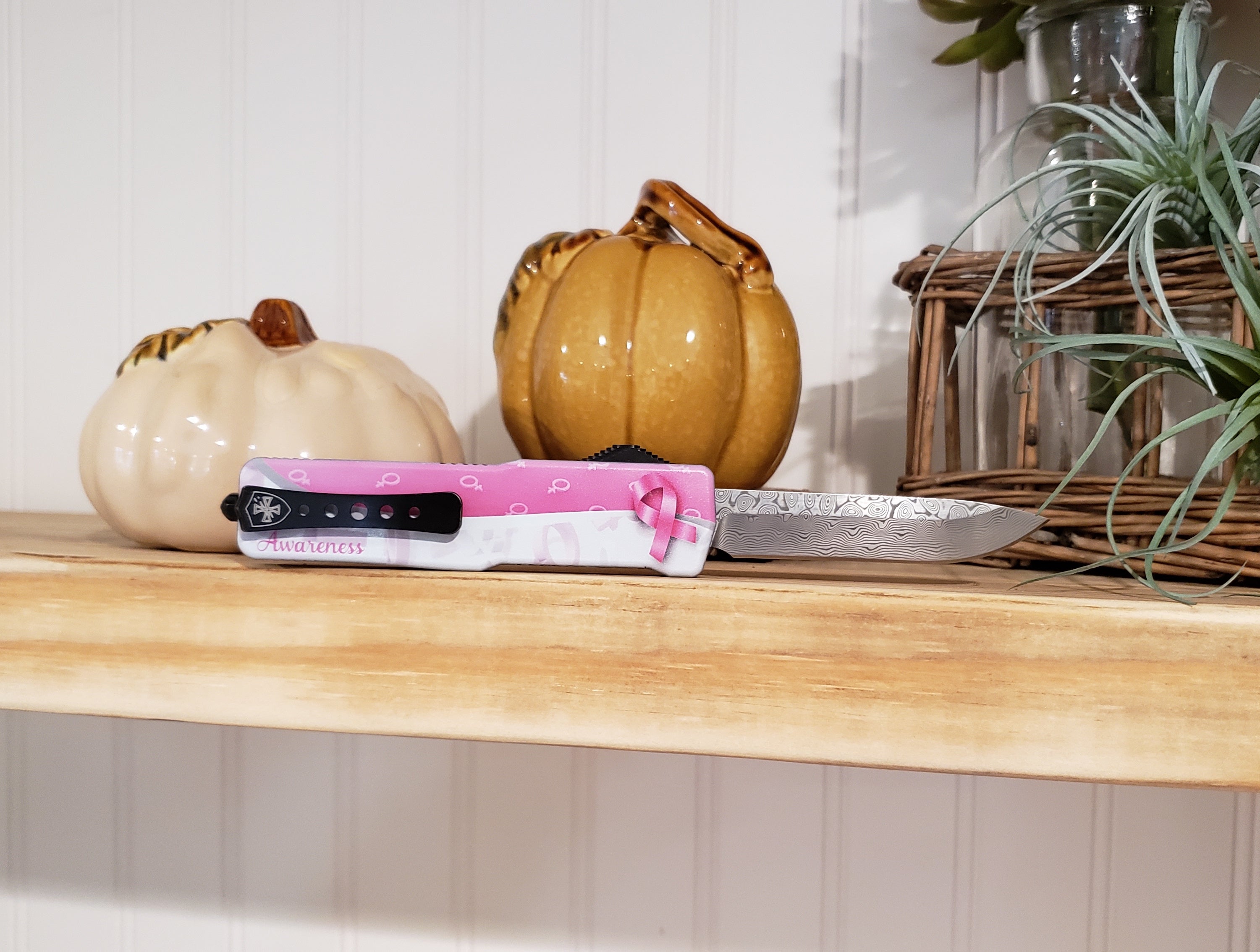 Templar Knife Concept Edition - Premium Small Lightweight Susan G. Komen Theme with a VG10 Core Damascus Blade