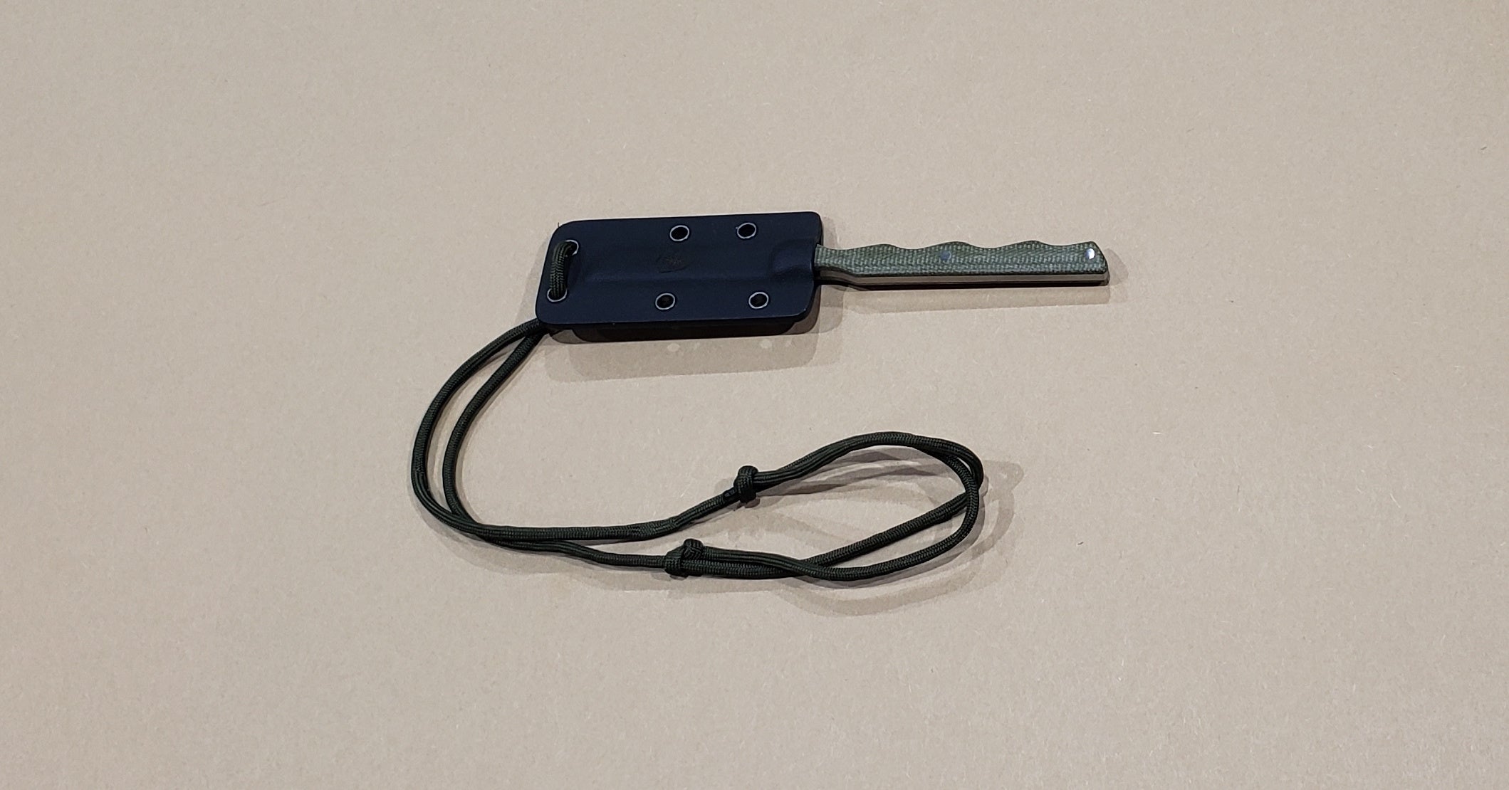Z (Madness) Original Green Neck Knife