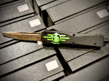 Load image into Gallery viewer, PipBoy "Fallout" Themed Gen II Knife