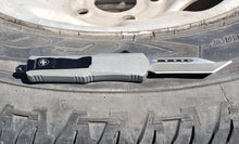Load image into Gallery viewer, Templar Knife Concept Edition - Gloss Diamond Plate